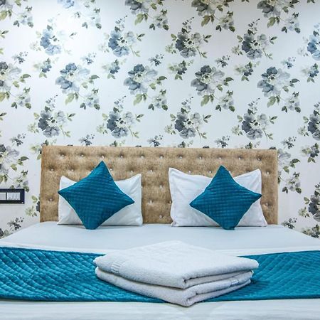 Hotel Silver Star Μπουμπάνεσβαρ Εξωτερικό φωτογραφία
