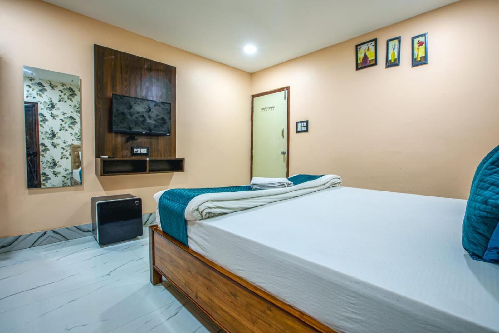 Hotel Silver Star Μπουμπάνεσβαρ Εξωτερικό φωτογραφία