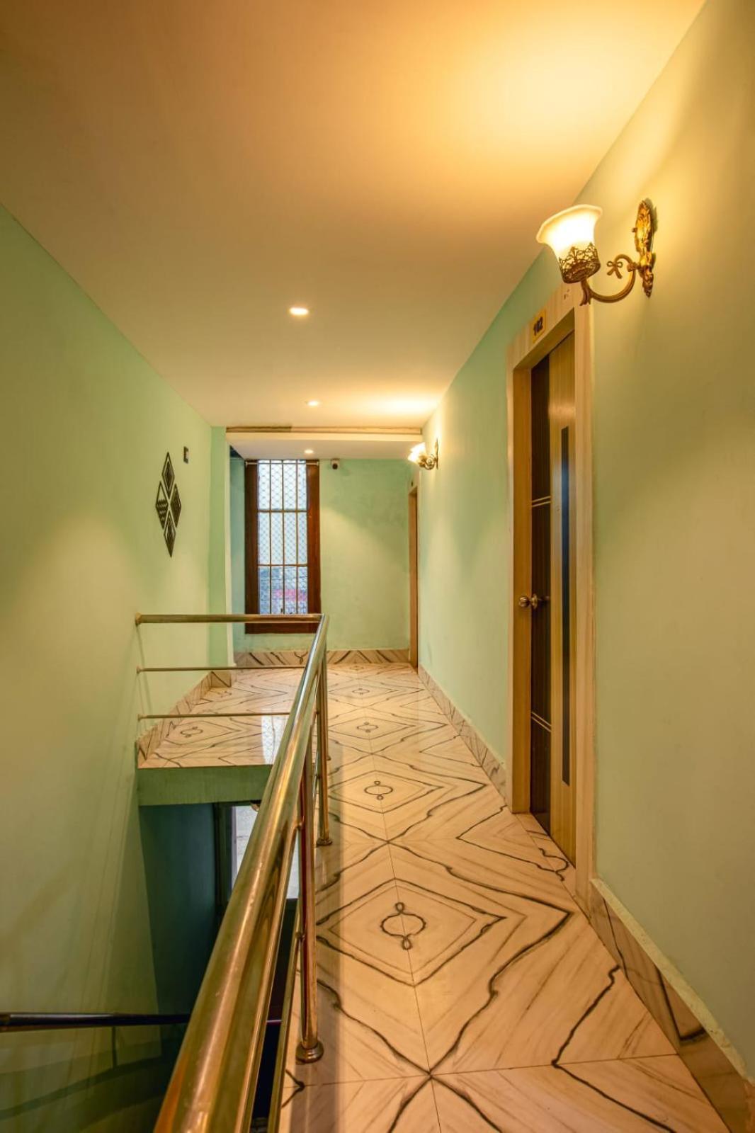 Hotel Silver Star Μπουμπάνεσβαρ Εξωτερικό φωτογραφία